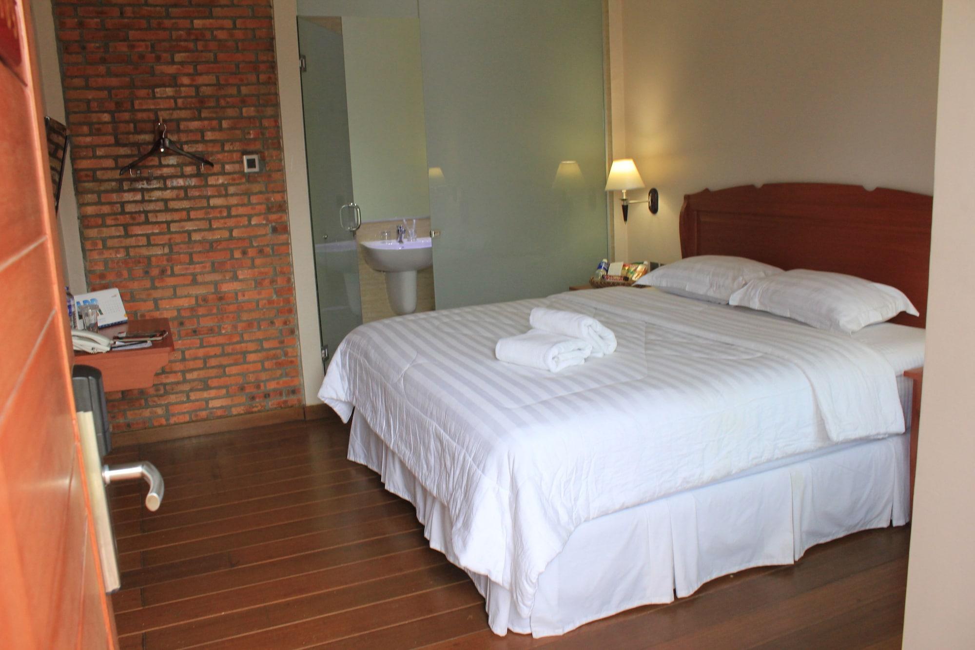 Thong's Inn Hotel Kualanamu Medan Exterior foto