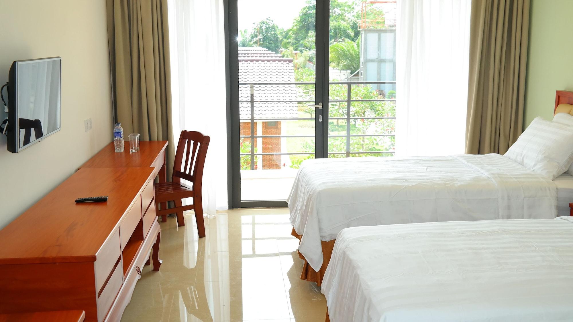 Thong's Inn Hotel Kualanamu Medan Exterior foto