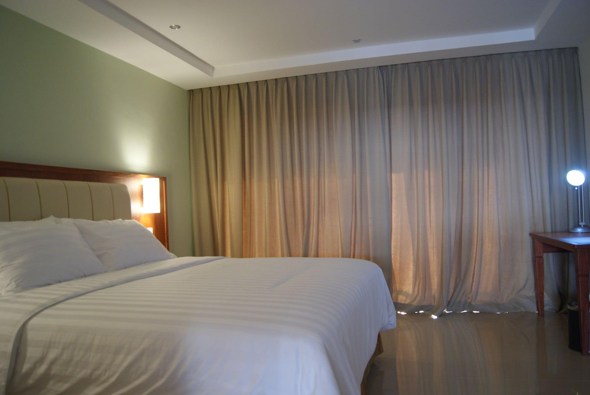 Thong's Inn Hotel Kualanamu Medan Exterior foto
