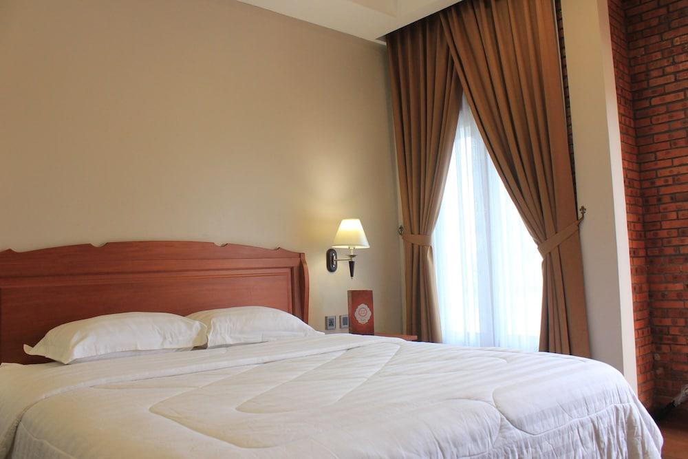 Thong's Inn Hotel Kualanamu Medan Exterior foto