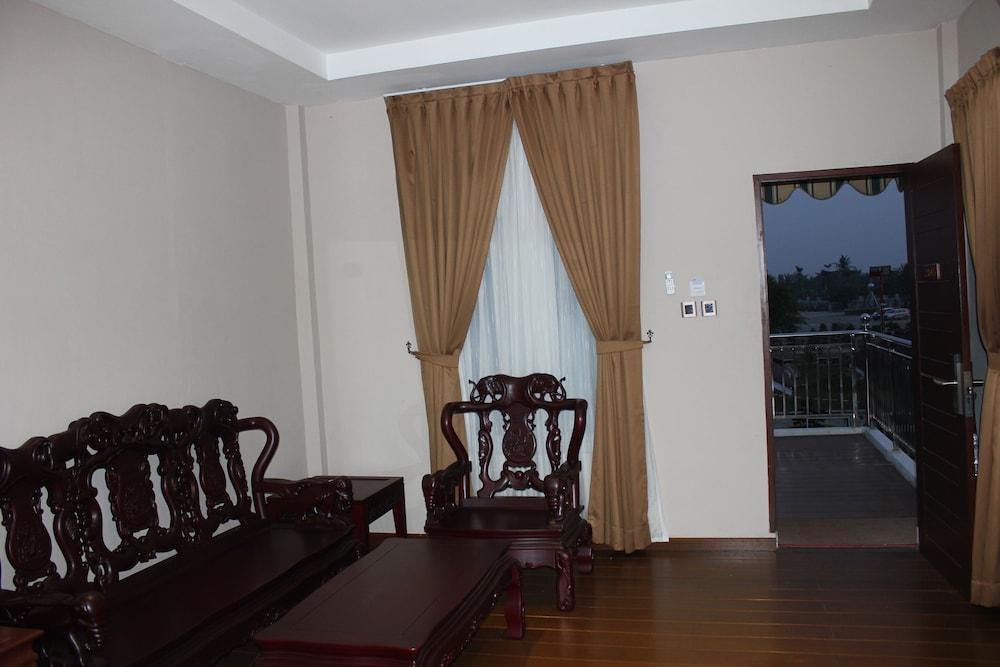 Thong's Inn Hotel Kualanamu Medan Exterior foto