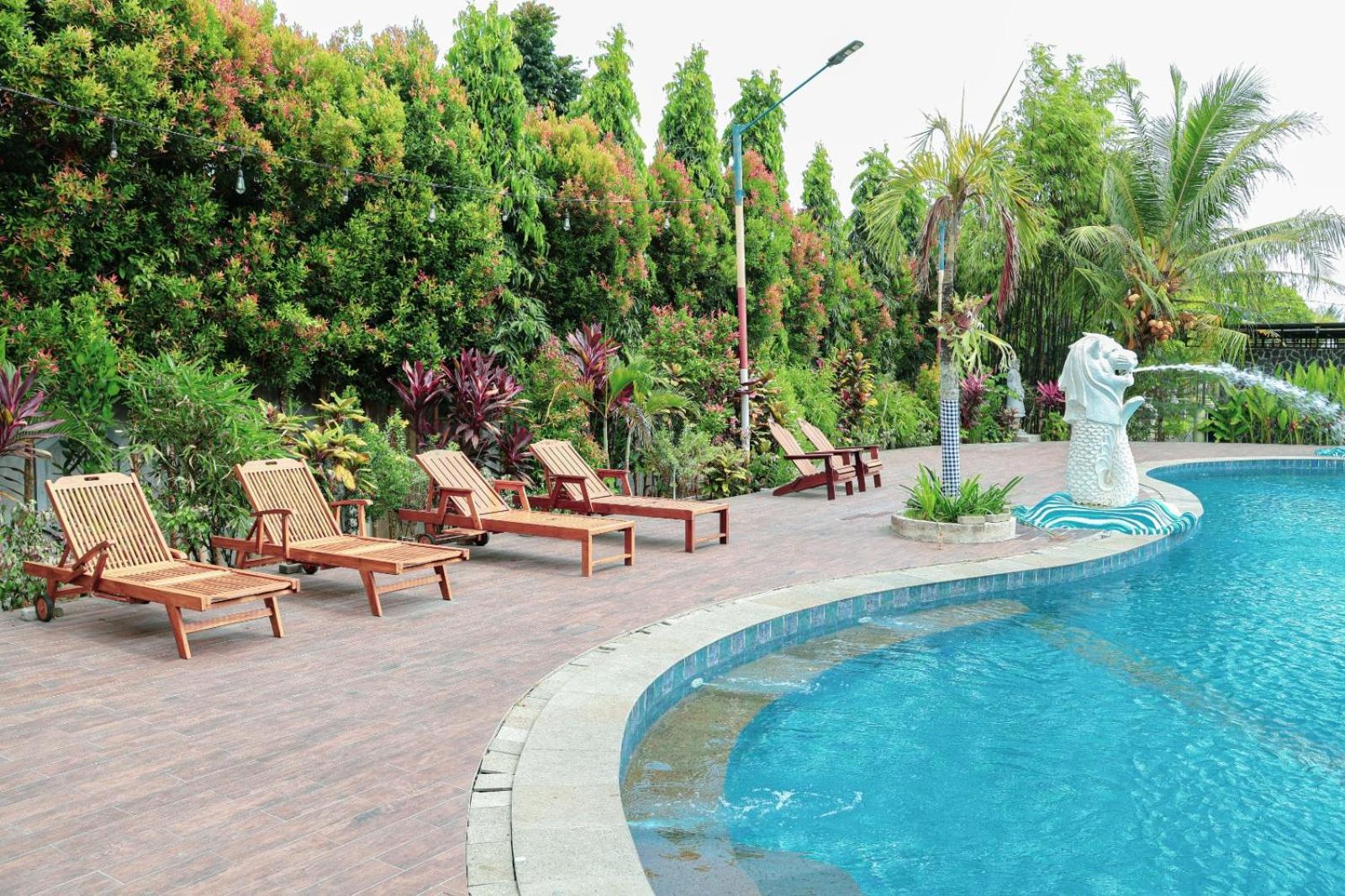 Thong's Inn Hotel Kualanamu Medan Exterior foto