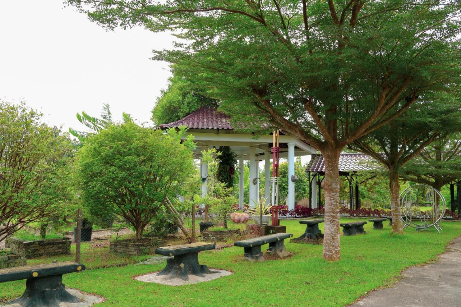 Thong's Inn Hotel Kualanamu Medan Exterior foto