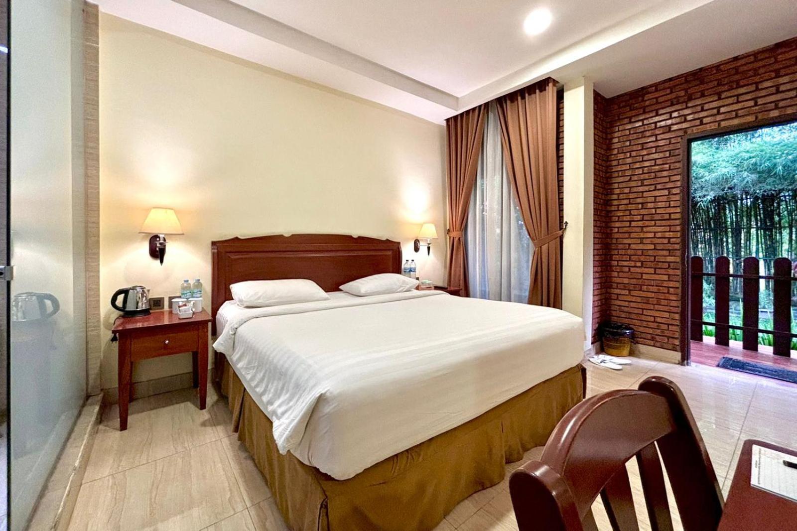 Thong's Inn Hotel Kualanamu Medan Exterior foto