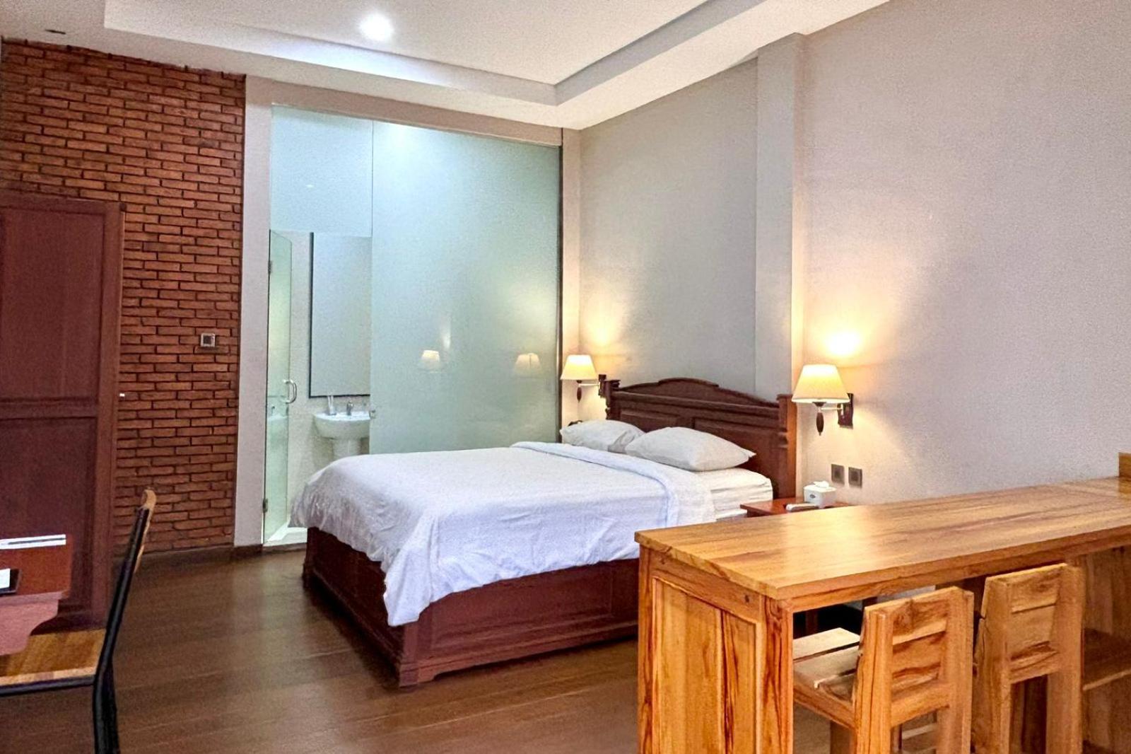 Thong's Inn Hotel Kualanamu Medan Exterior foto